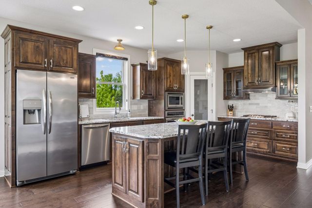 1984 Annika Drive N, Lake Elmo, MN 55042