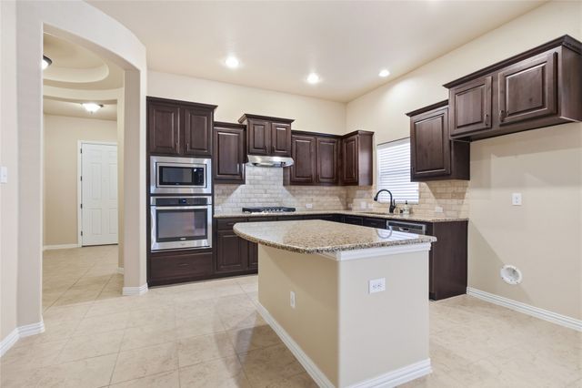 1004 Edgefield Lane, Forney, TX 75126
