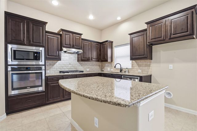 1004 Edgefield Lane, Forney, TX 75126