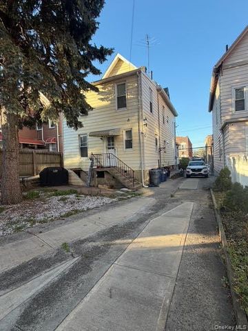 686 E 239th Street, Bronx, NY 10470