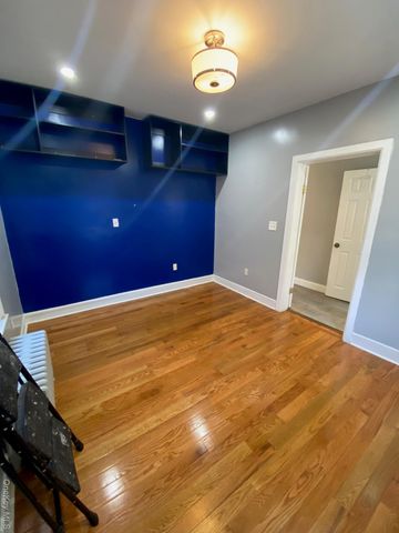 686 E 239th Street, Bronx, NY 10470