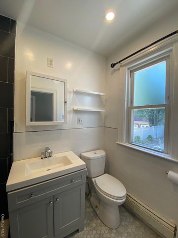 686 E 239th Street, Bronx, NY 10470