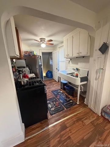 686 E 239th Street, Bronx, NY 10470