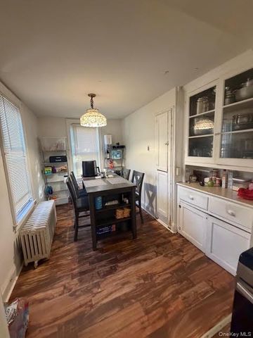686 E 239th Street, Bronx, NY 10470