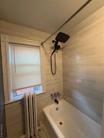 686 E 239th Street, Bronx, NY 10470