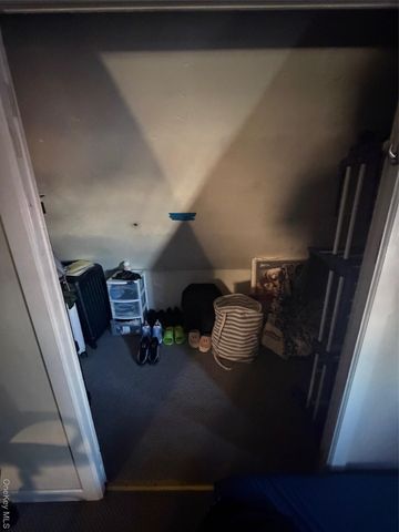 686 E 239th Street, Bronx, NY 10470
