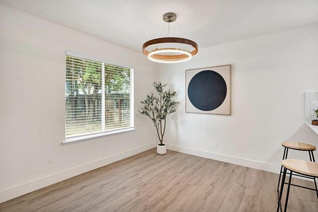 2323 N Milburn Avenue, Fresno, CA 93722