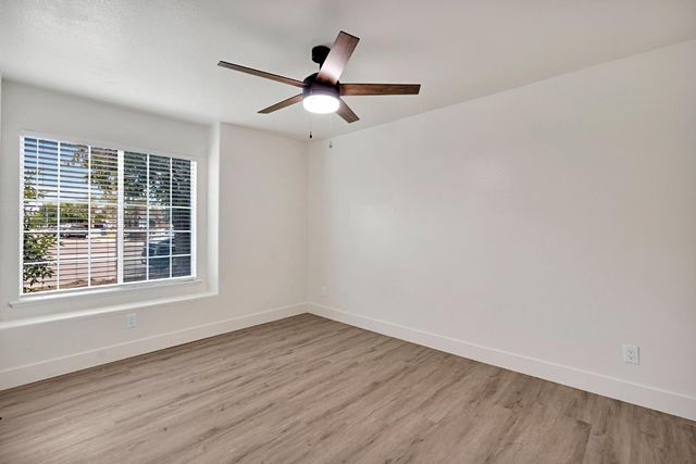 2323 N Milburn Avenue, Fresno, CA 93722
