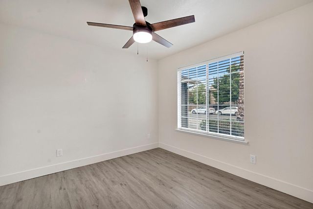 2323 N Milburn Avenue, Fresno, CA 93722