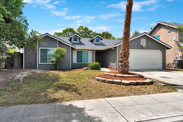 2323 N Milburn Avenue, Fresno, CA 93722