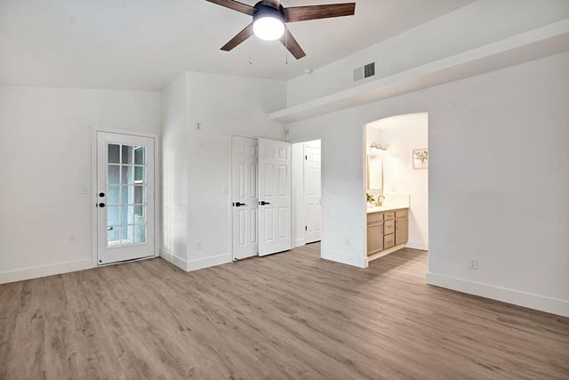 2323 N Milburn Avenue, Fresno, CA 93722