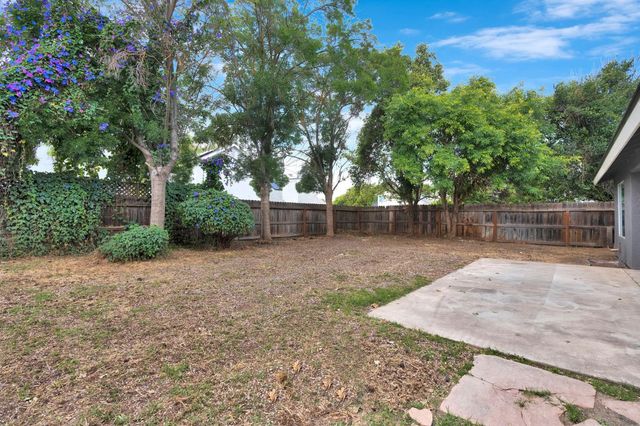 2323 N Milburn Avenue, Fresno, CA 93722