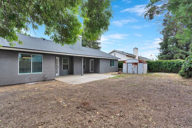 2323 N Milburn Avenue, Fresno, CA 93722