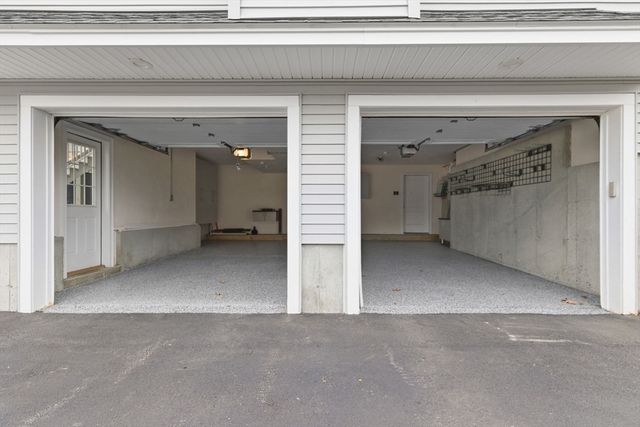 21 Fieldstone Ln, Billerica, MA 01862