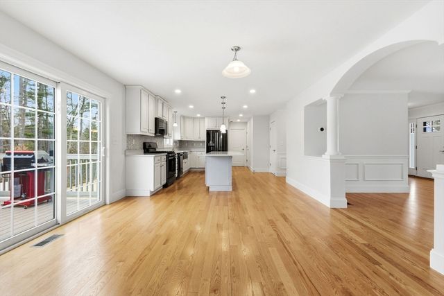 21 Fieldstone Ln, Billerica, MA 01862