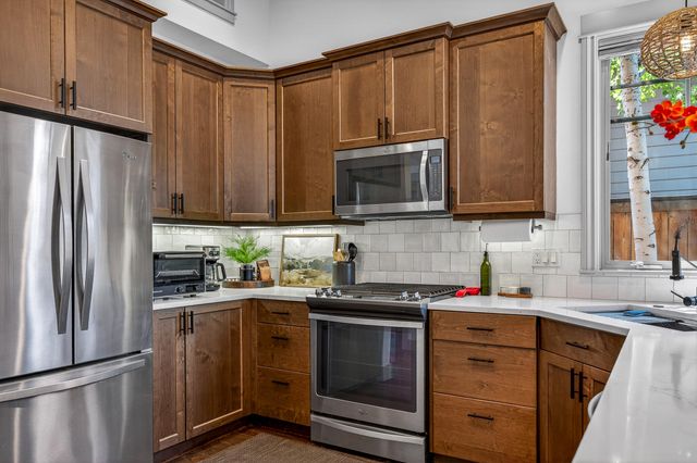 1517 NW Mt Washington Drive, Bend, OR 97703