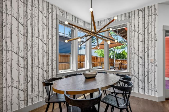 1517 NW Mt Washington Drive, Bend, OR 97703