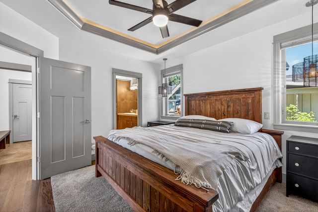 1517 NW Mt Washington Drive, Bend, OR 97703