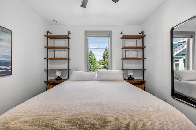 1517 NW Mt Washington Drive, Bend, OR 97703