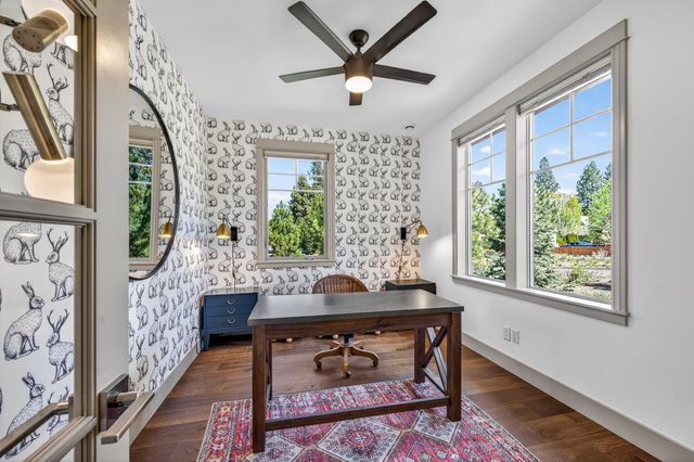 1517 NW Mt Washington Drive, Bend, OR 97703