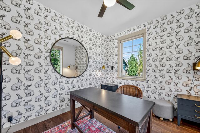 1517 NW Mt Washington Drive, Bend, OR 97703