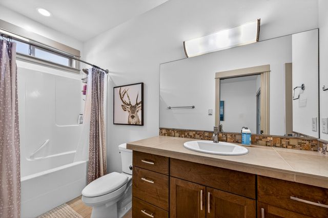 1517 NW Mt Washington Drive, Bend, OR 97703
