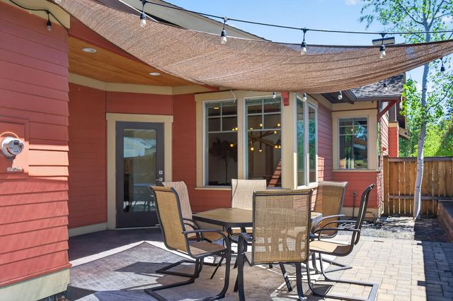1517 NW Mt Washington Drive, Bend, OR 97703