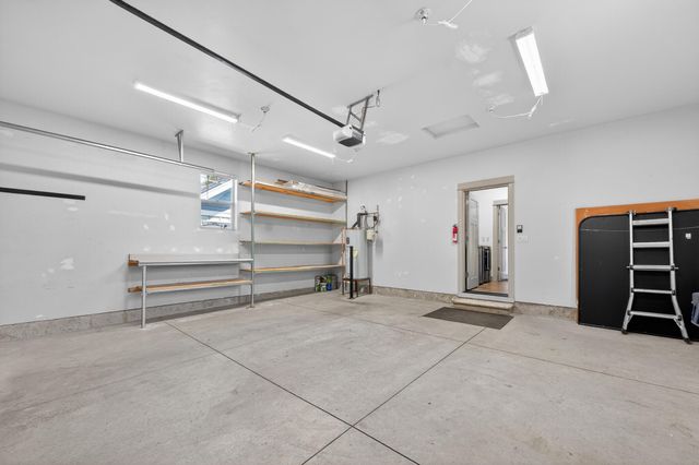 1517 NW Mt Washington Drive, Bend, OR 97703