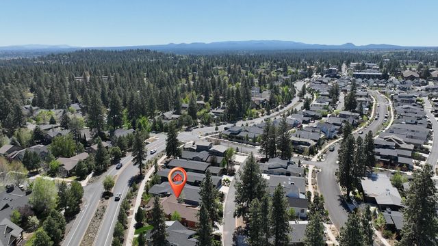 1517 NW Mt Washington Drive, Bend, OR 97703