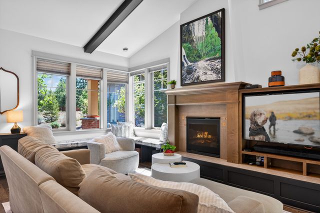 1517 NW Mt Washington Drive, Bend, OR 97703