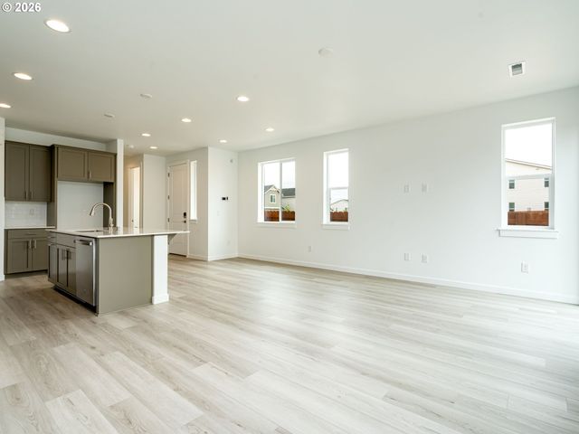 814 Nw 178TH Way, Ridgefield, WA 98642