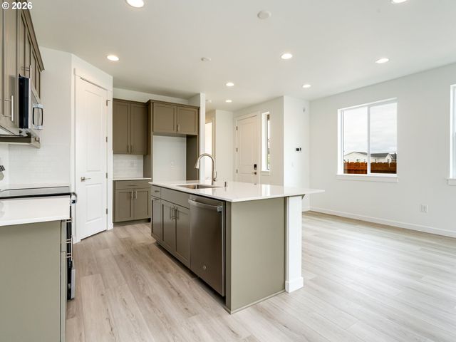 814 Nw 178TH Way, Ridgefield, WA 98642