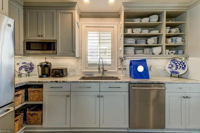 2912 Sandfiddler RD, Virginia Beach, VA 23456