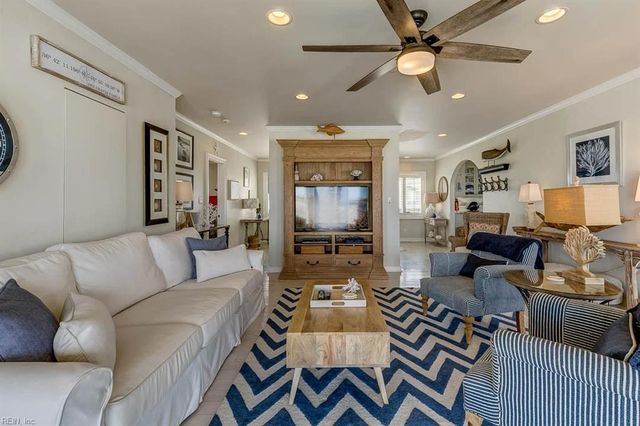 2912 Sandfiddler RD, Virginia Beach, VA 23456