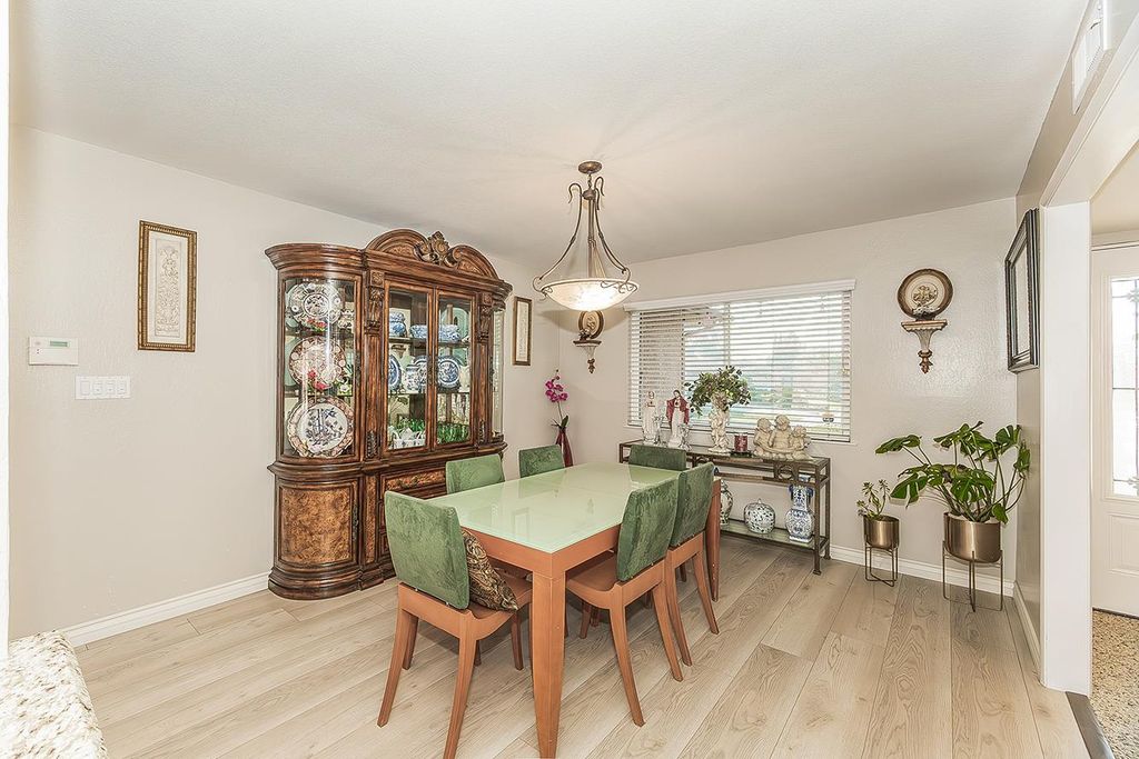 Image 13 of property listing at 5644 N Hazel Avenue, Fresno, CA 93711