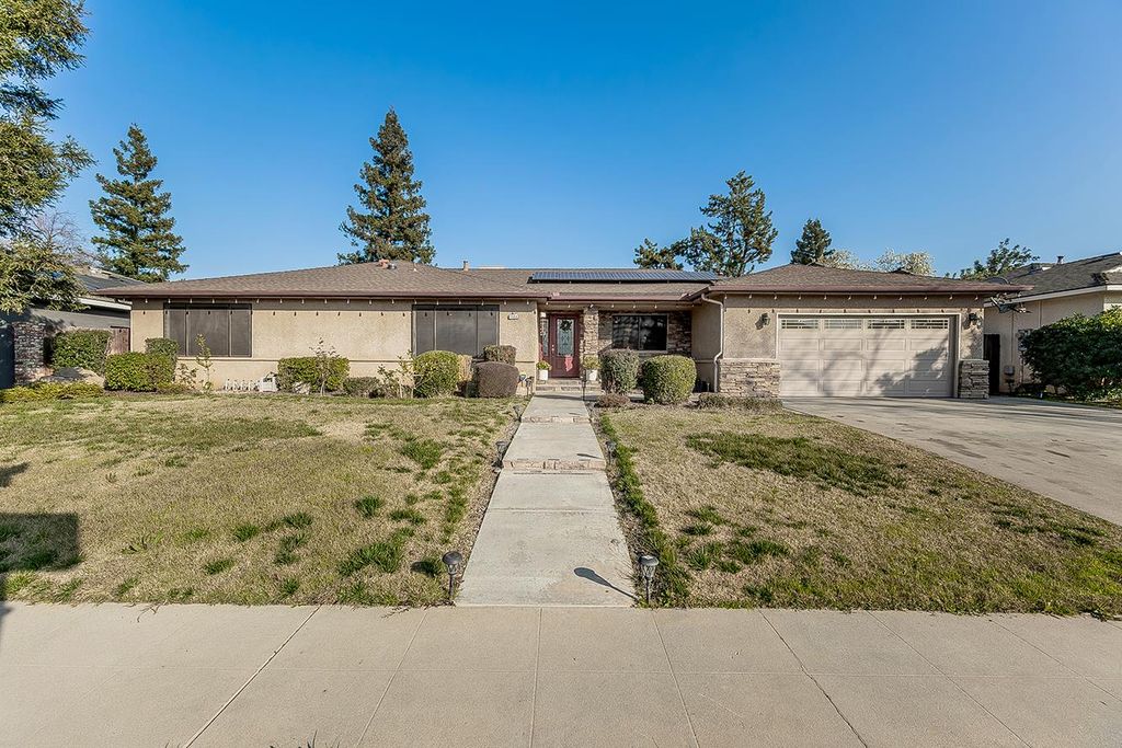 Image 2 of property listing at 5644 N Hazel Avenue, Fresno, CA 93711