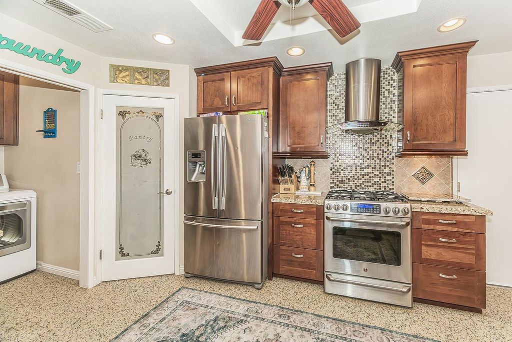 Image 21 of property listing at 5644 N Hazel Avenue, Fresno, CA 93711