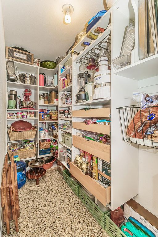 Image 24 of property listing at 5644 N Hazel Avenue, Fresno, CA 93711