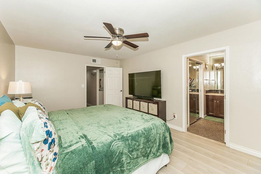 Image 28 of property listing at 5644 N Hazel Avenue, Fresno, CA 93711