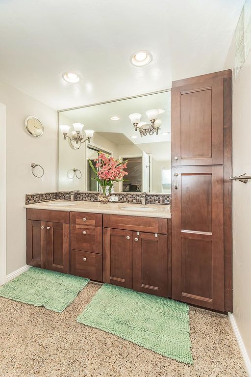 Image 29 of property listing at 5644 N Hazel Avenue, Fresno, CA 93711