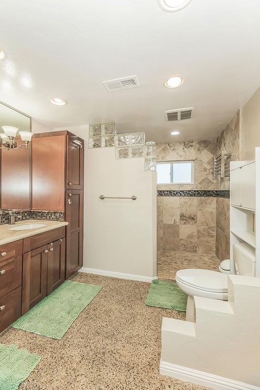 Image 30 of property listing at 5644 N Hazel Avenue, Fresno, CA 93711