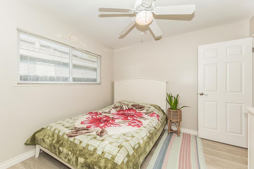 Image 34 of property listing at 5644 N Hazel Avenue, Fresno, CA 93711