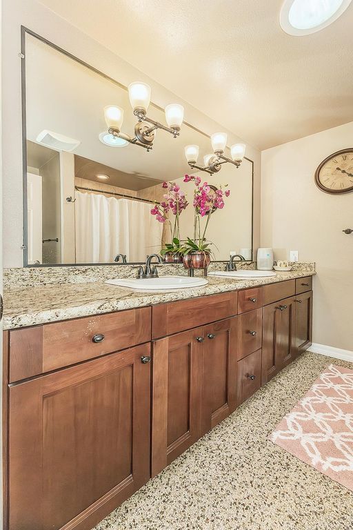 Image 36 of property listing at 5644 N Hazel Avenue, Fresno, CA 93711