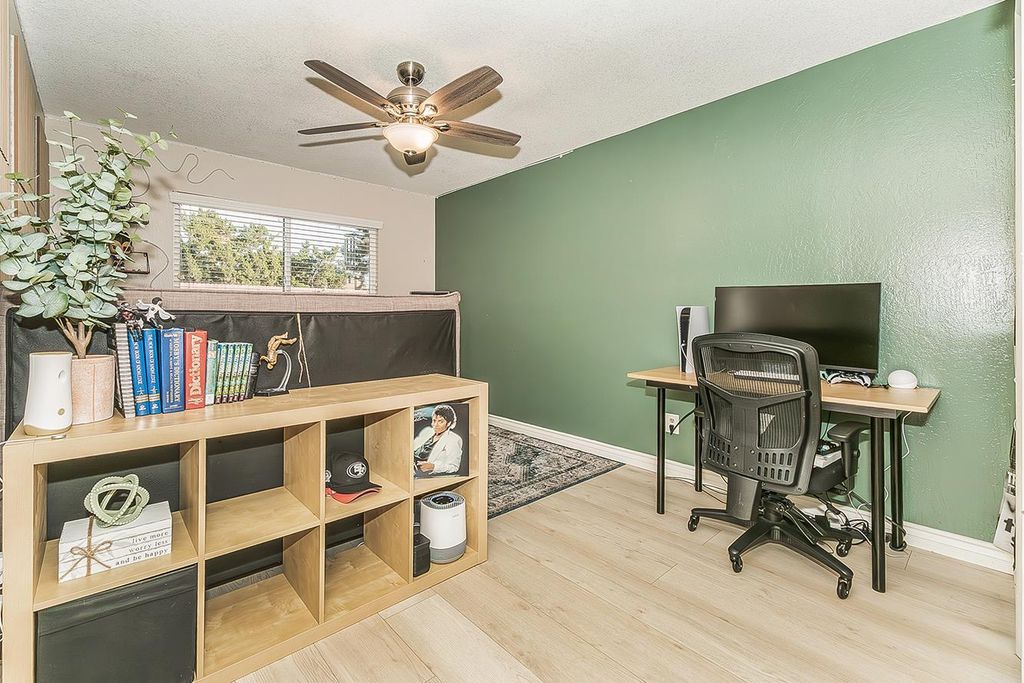 Image 38 of property listing at 5644 N Hazel Avenue, Fresno, CA 93711