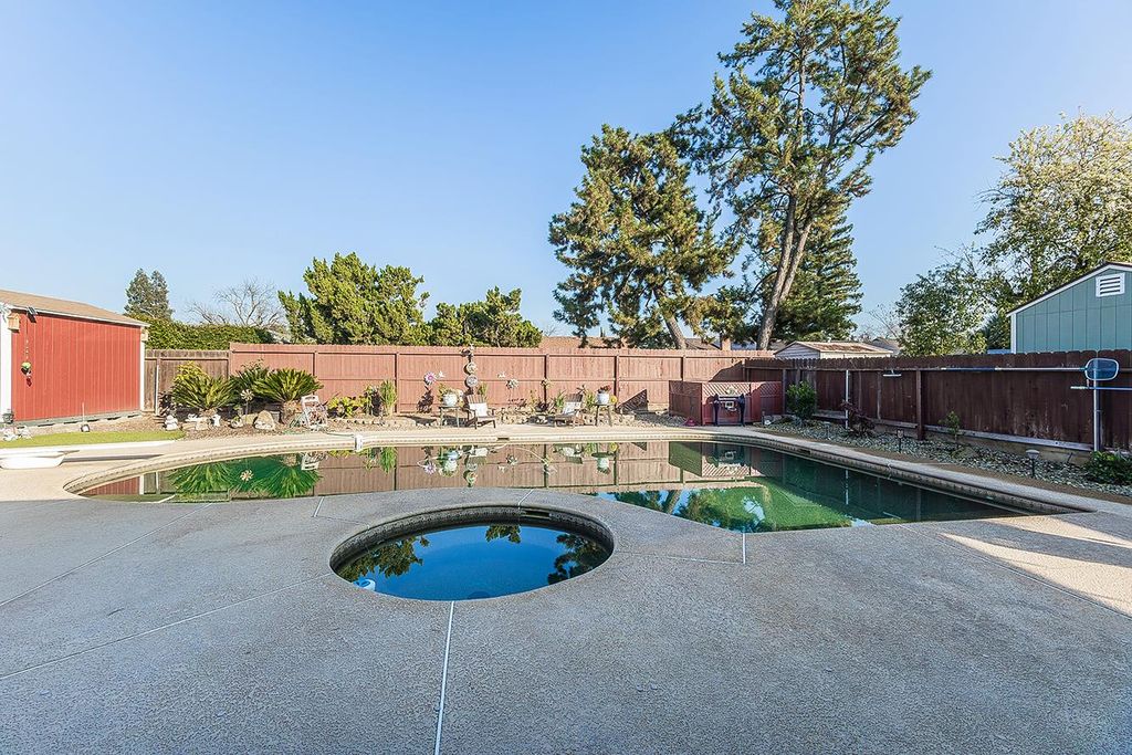 Image 46 of property listing at 5644 N Hazel Avenue, Fresno, CA 93711