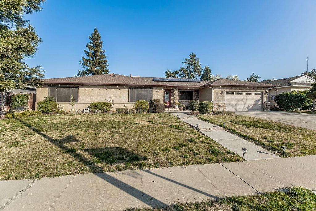Image 63 of property listing at 5644 N Hazel Avenue, Fresno, CA 93711