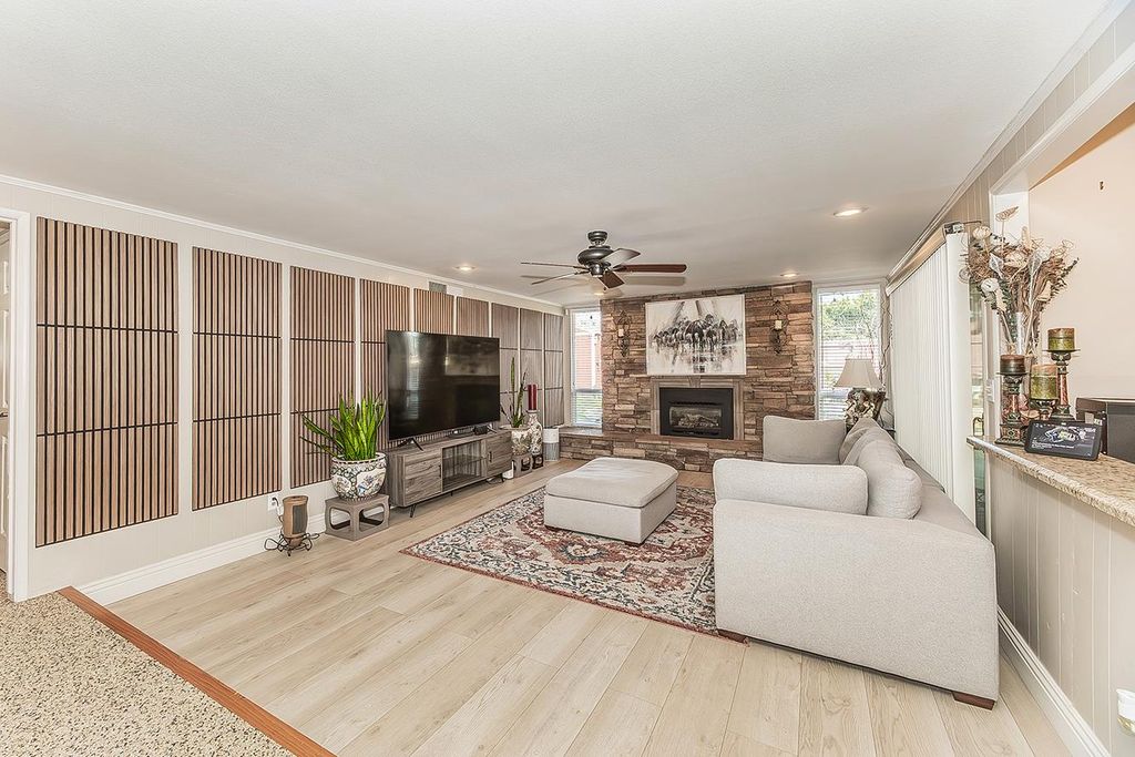 Image 8 of property listing at 5644 N Hazel Avenue, Fresno, CA 93711