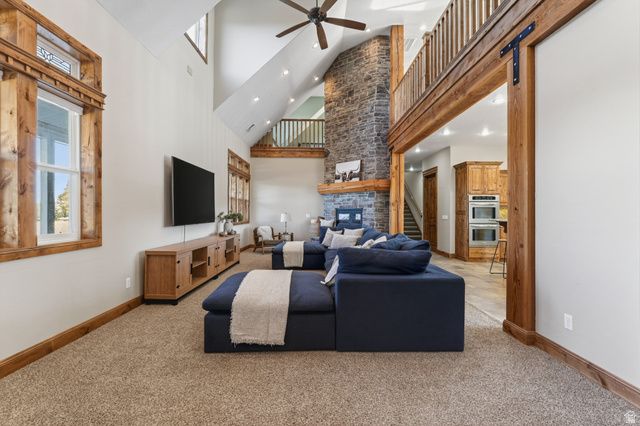 2250 E PAUNSAUGUNT DR, Hatch, UT 84735