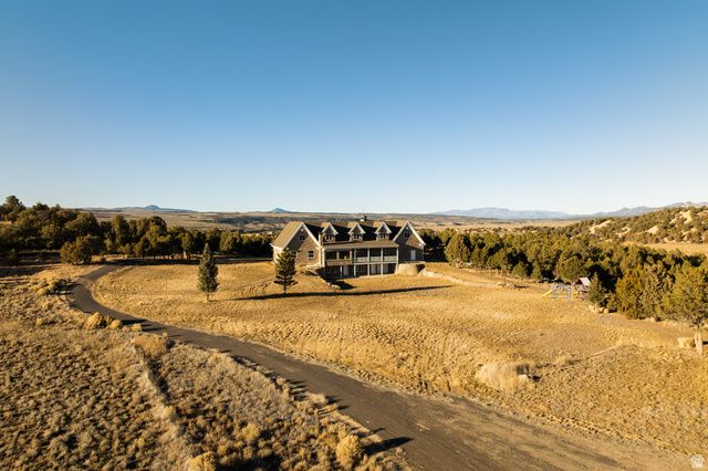 2250 E PAUNSAUGUNT DR, Hatch, UT 84735