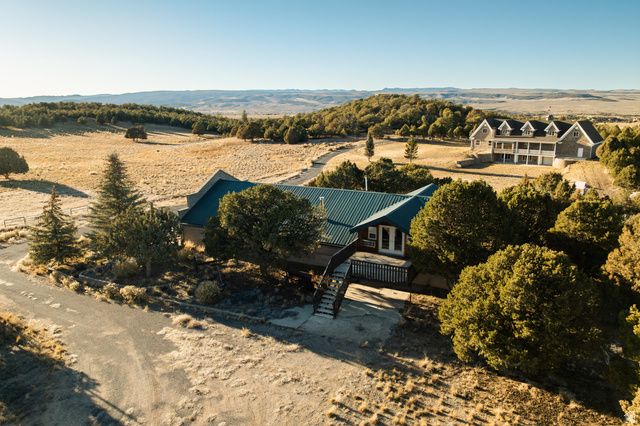 2250 E PAUNSAUGUNT DR, Hatch, UT 84735